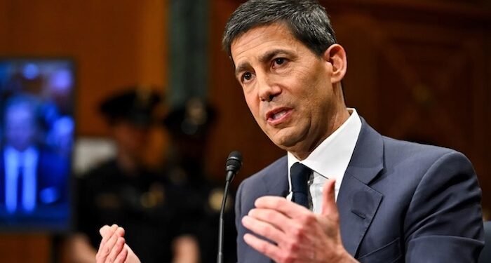 Bank Chief Calls for Power to Intervene in AI