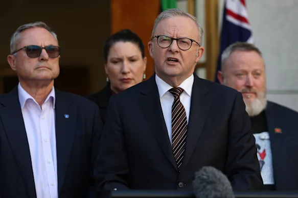 Australia gives users control over social media algorithms