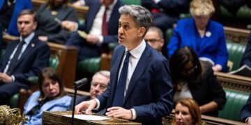 Miliband Rejects Chief Rabbi’s West Bank Warning