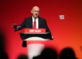 Healey urged to act as UK energy bills rise 4%