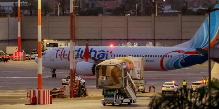 Pilot and Passengers Help Save Flydubai Flight