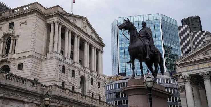 UK Savers Face Uncertainty as Rates Rise Above 5%