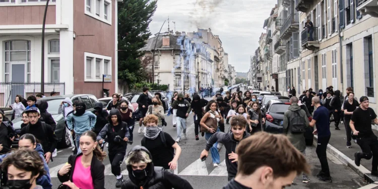 French Students Protest Poor Conditions in Paris Suburbs