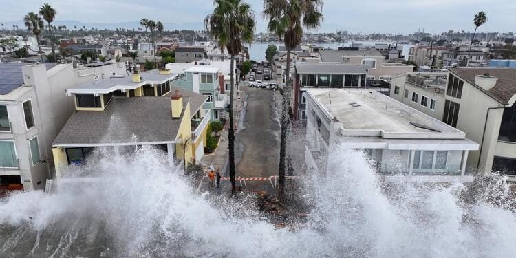 Mexico Storms Leave Five Dead as Flooding Worsens