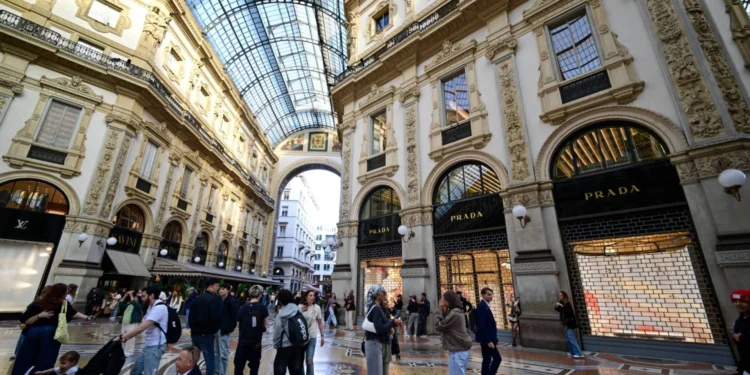 Milan Luxury Stores Shut as Italy Plans Troop Deployment