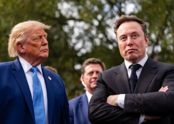 Trump, Musk, and Zelenskyy Trade Blame Over Ukraine Starshield Access