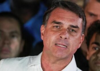 Flávio Bolsonaro Reportedly Leaves Brazil After Election Defeat