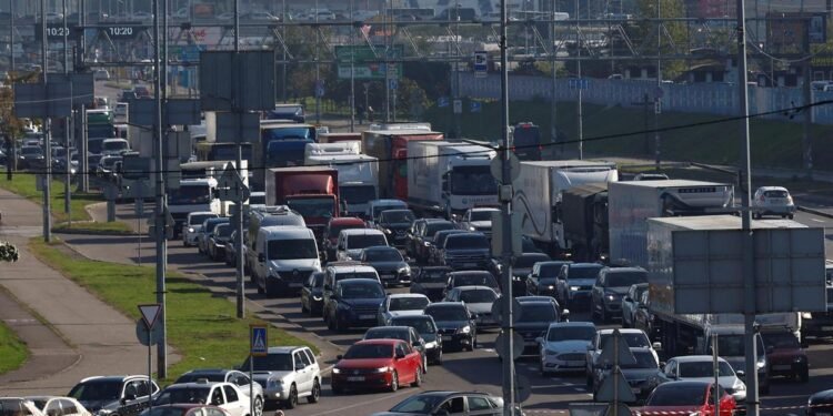Russian Strikes Disrupt Kyiv Bridge Traffic