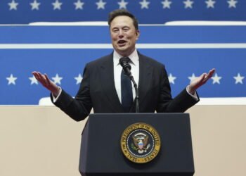 Musk’s DOGE Sparks Turmoil Inside US Government