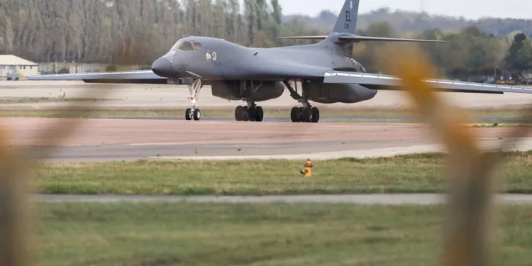 US bombers leave RAF Fairford after terror threat