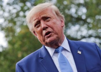 Trump approval hits record low before midterms