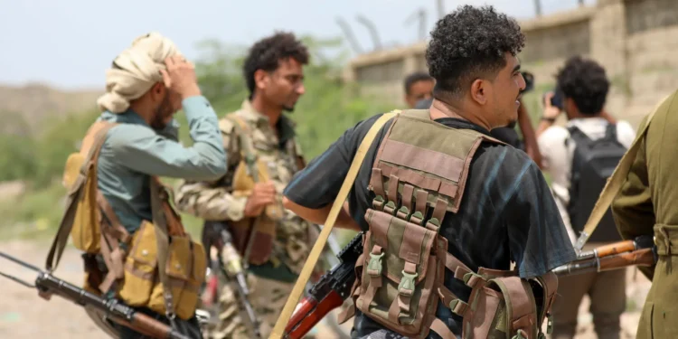 Yemen Conflict Escalates as Houthis Expand Their Front