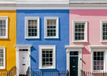 UK house prices stall as mortgage costs rise