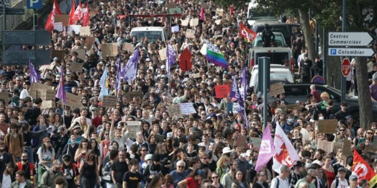 France Suspends Stun Grenades After Student Injury