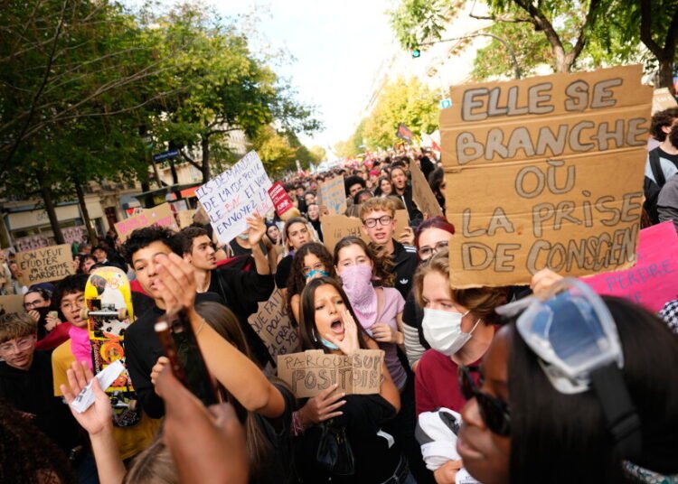 French Student Protests Grow Despite Government Pledge