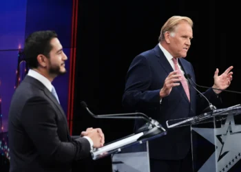 US Senate Debates Turn Bitter as Midterms Near
