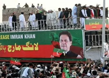Pakistan Lawyers Back PTI Long March and Demands